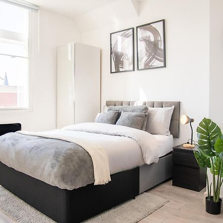 Luxury Studio Apartment In Sutton, London Sutton  Eksteriør billede