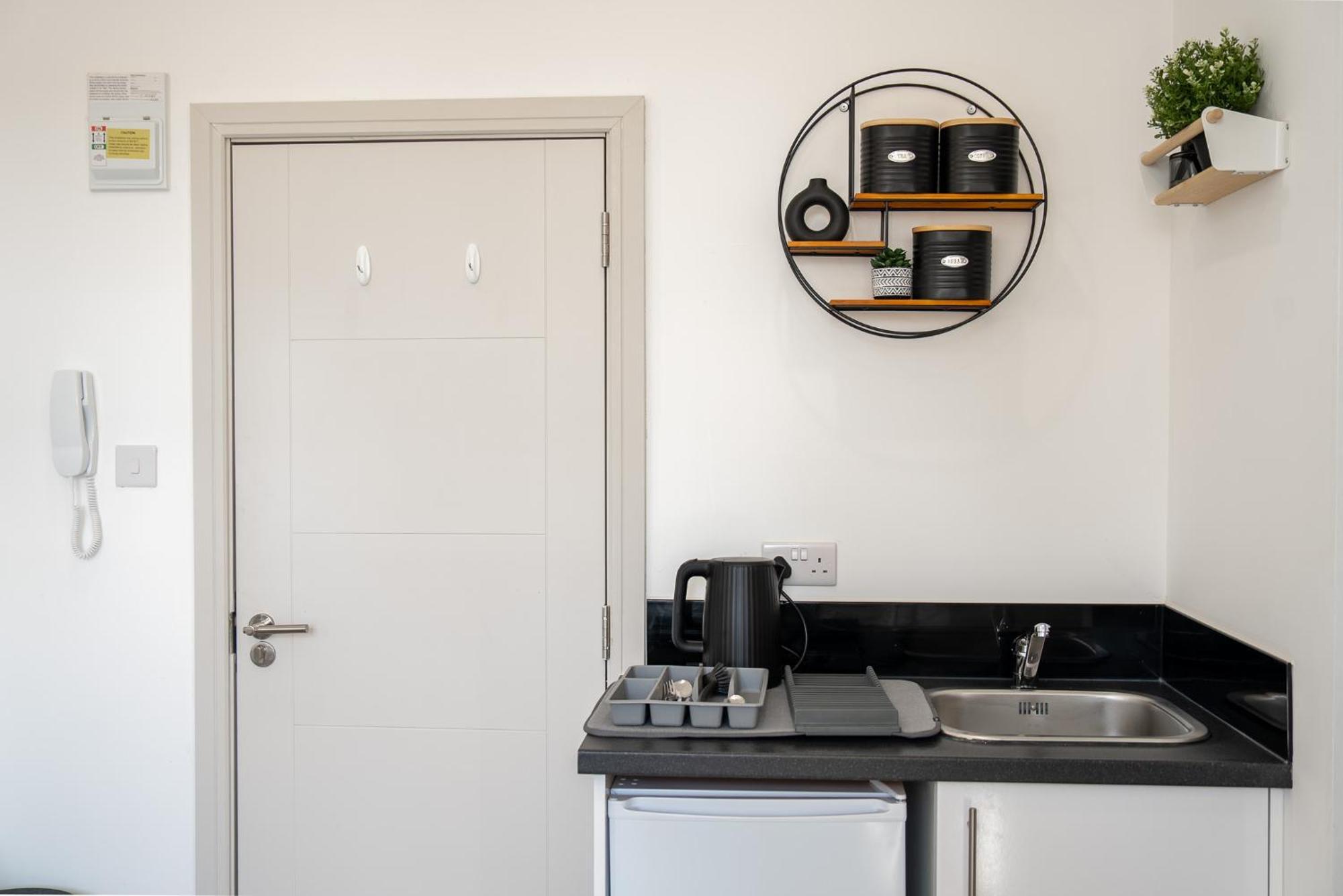 Luxury Studio Apartment In Sutton, London Sutton  Eksteriør billede